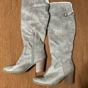 Stylish Beige Boots